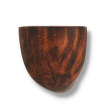 Close-up of Erik Nording Special CUT No.1 showing natural grain patterns and freehand shaping.