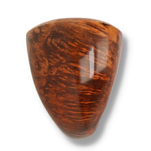 Close-up of the bowl on the Nørding Royal Flush King pipe highlighting birdseye and flame grain patterns.