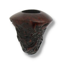 Close-up of the Queen Pipe 710 bowl highlighting the dramatic freehand rim and carved rusticated detailing.