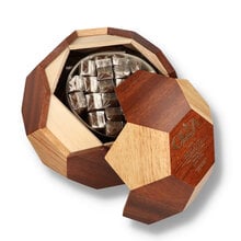 Oliva Serie V Melanio Gran Reserva Limitada Soccer Edition wooden football humidor with premium Nicaraguan cigars.