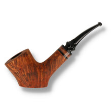 Side profile of the Erik Nording Hunting Pipe 2022 The Warthog showing flame grain and hardwood accent rings.