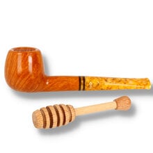 Image 1: Savinelli Miele 207 smooth Italian briar Apple pipe with honey-effect acrylic stem and wooden honey dipper accessory.